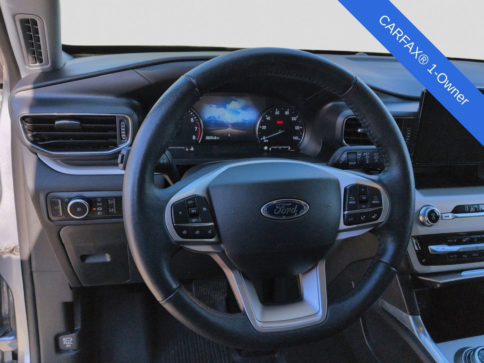 Used 2024 Ford Explorer XLT w/ Equipment Group 202A image 28