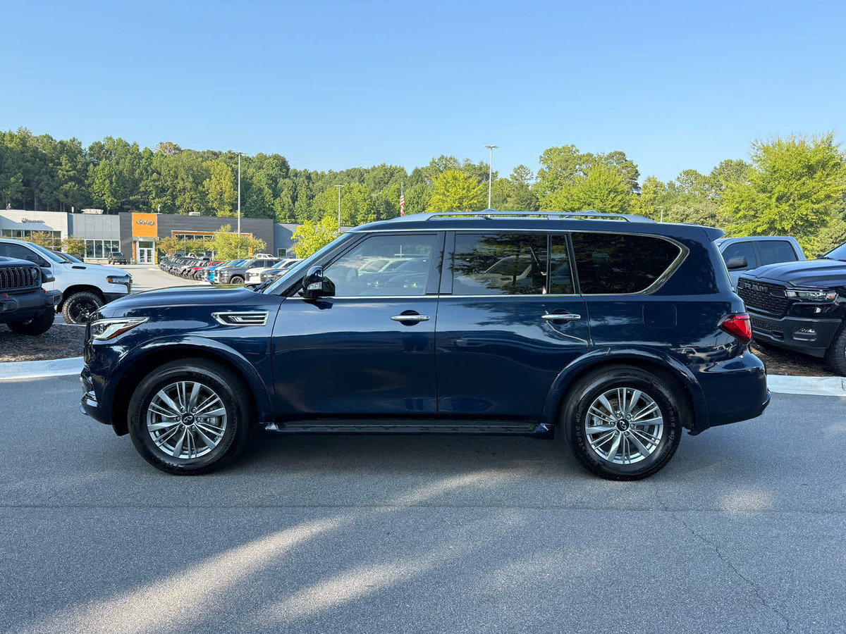 Used 2021 INFINITI QX80 Luxe w/ All-Season Package AWD/4WD image 2