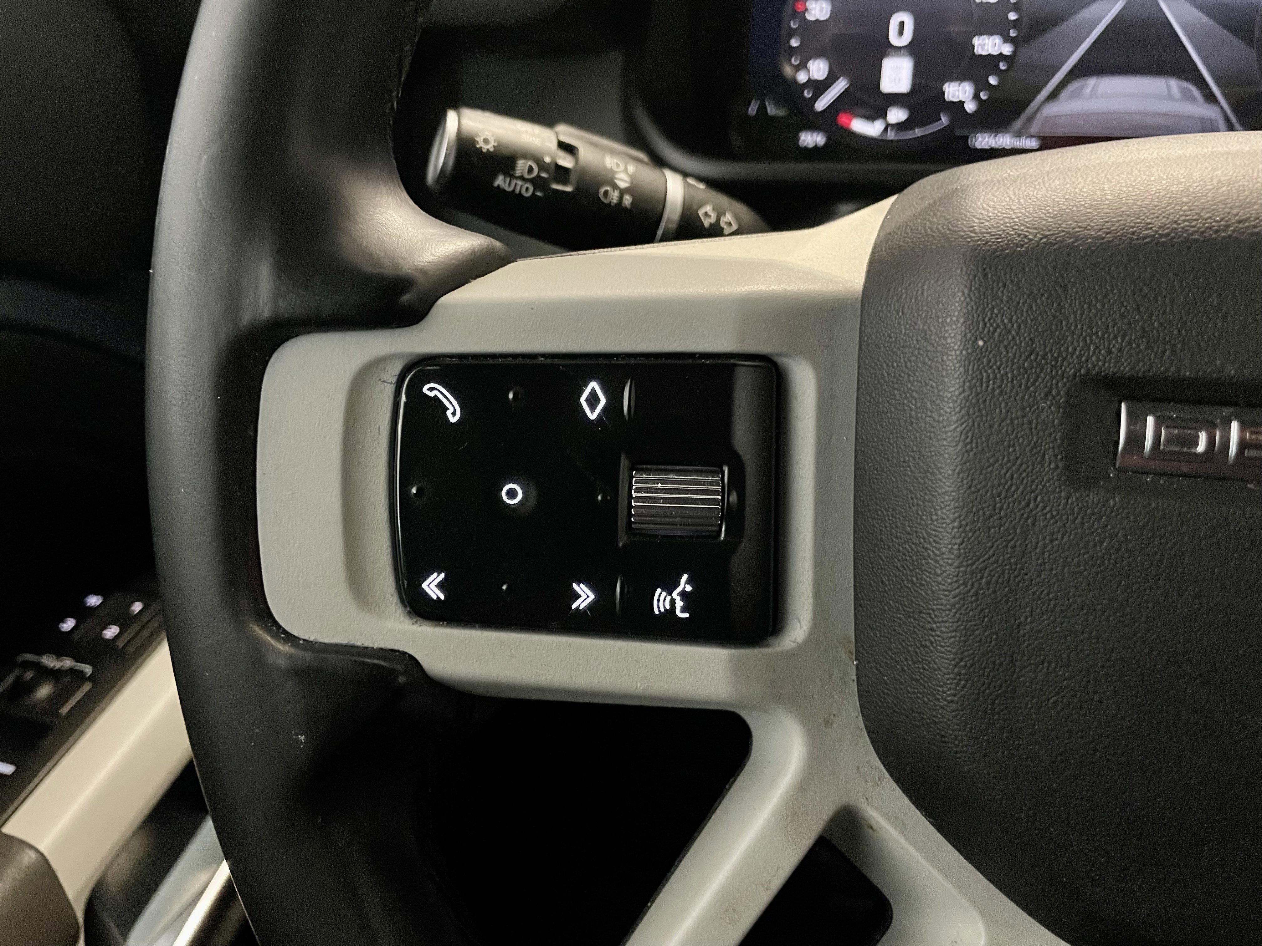 Used 2023 Land Rover Defender 110 S image 23