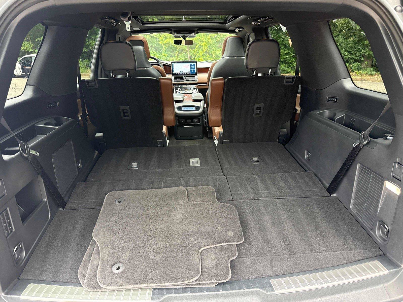 Used 2023 Lincoln Navigator Reserve AWD/4WD image 30
