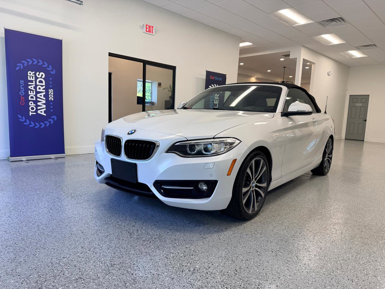 Used 2017 BMW 230i Convertible RWD image 3