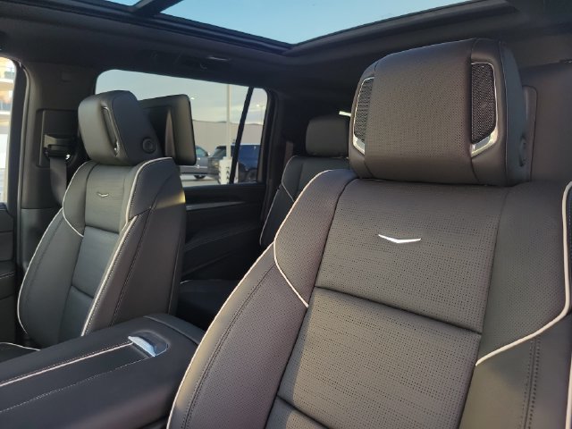 New 2026 Cadillac Escalade ESV Sport w/ Touring Package AWD/4WD image 15
