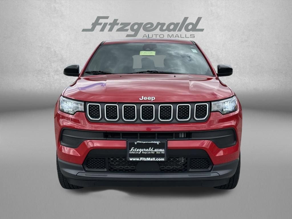 Used 2023 Jeep Compass Sport AWD/4WD image 3
