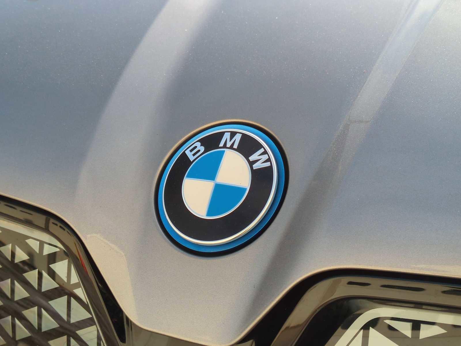 Used 2025 BMW iX xDrive50 image 12