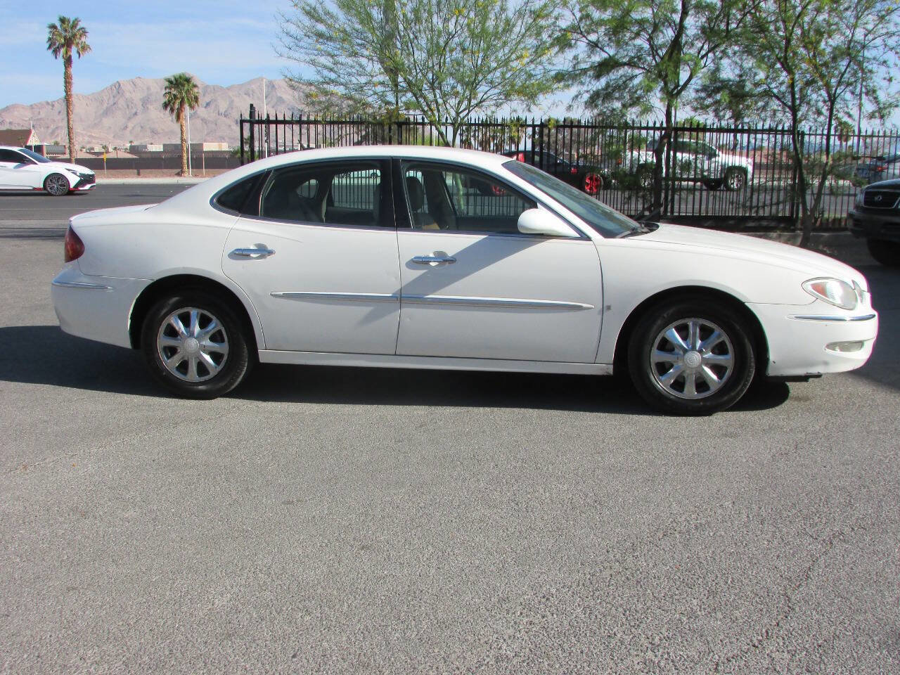 Used 2006 Buick LaCrosse CXL w/ Driver Confidence Package FWD image 3