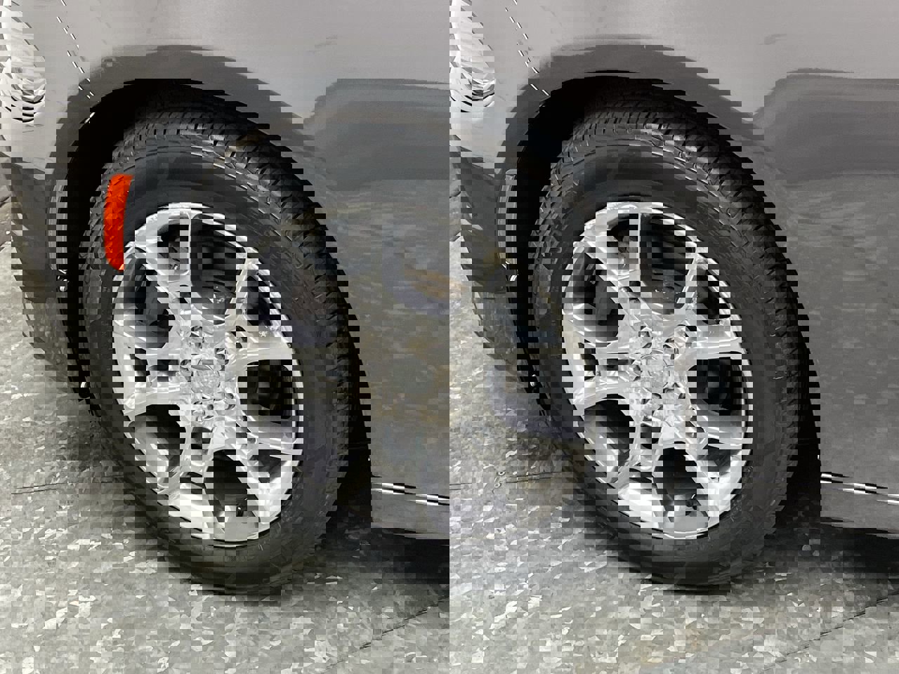 Used 2017 Dodge Charger SXT image 5