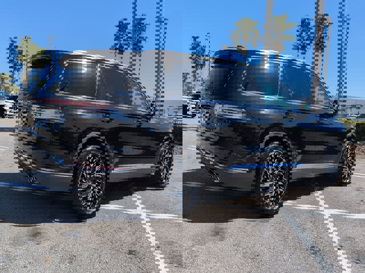 Certified 2025 Lincoln Aviator Reserve w/ Equipment Group 201A image 4