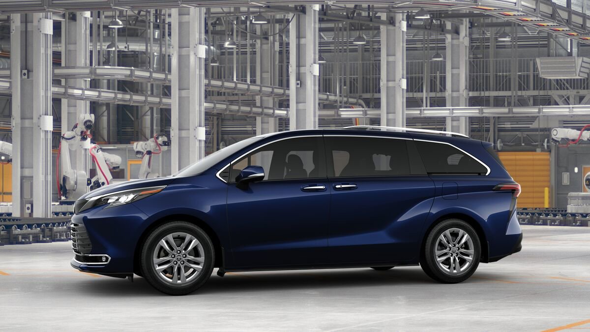 New 2025 Toyota Sienna Limited image 3