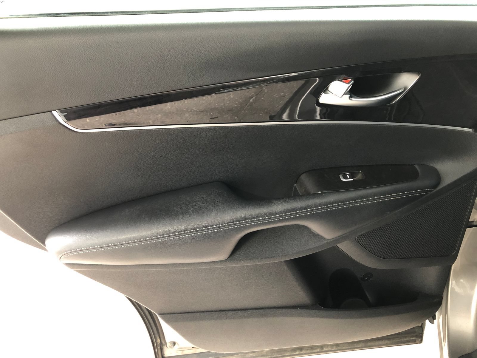 Used 2018 Kia Sorento L FWD image 16