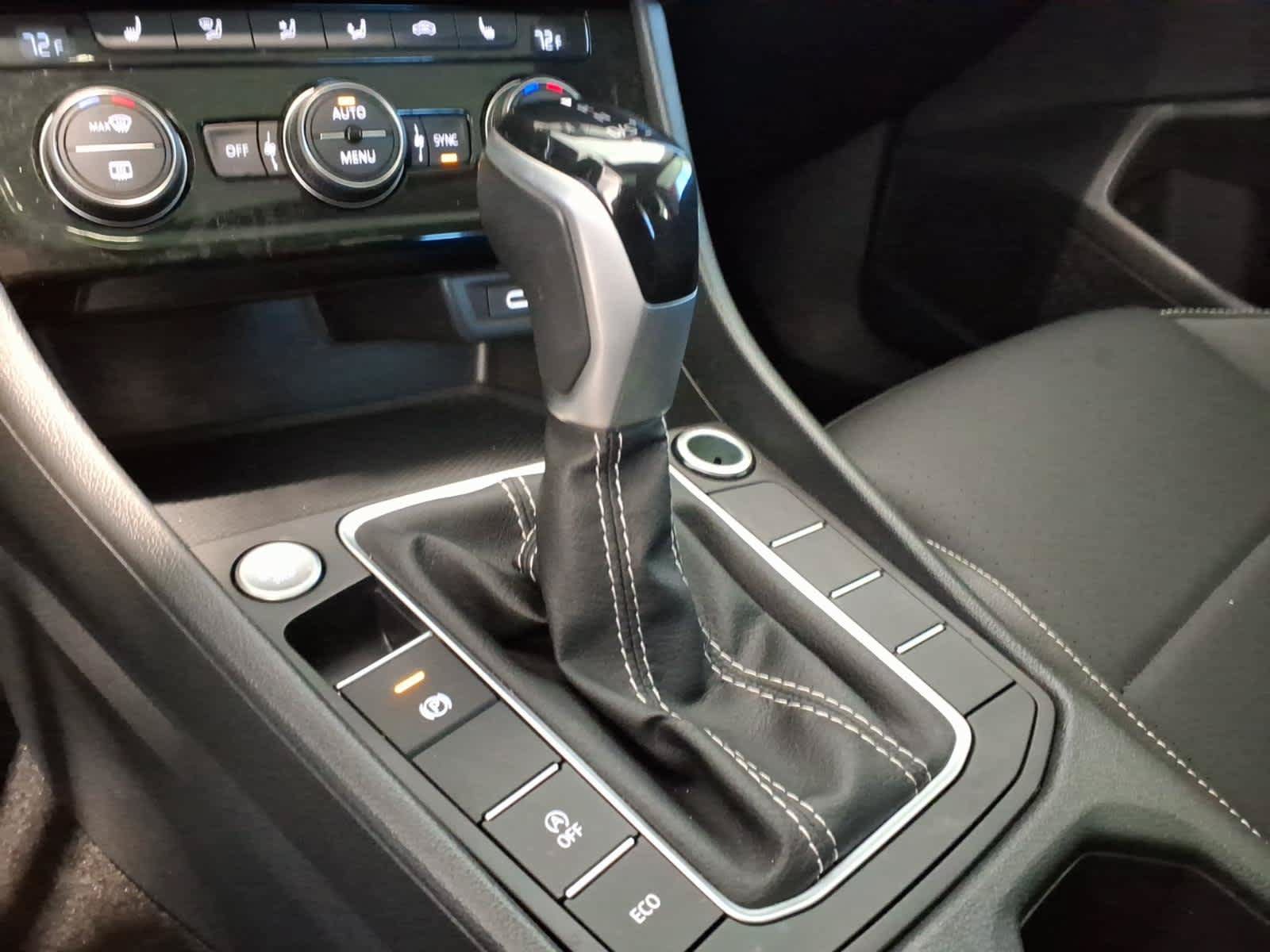 Used 2023 Volkswagen Jetta SE w/ Panoramic Sunroof Package FWD image 22