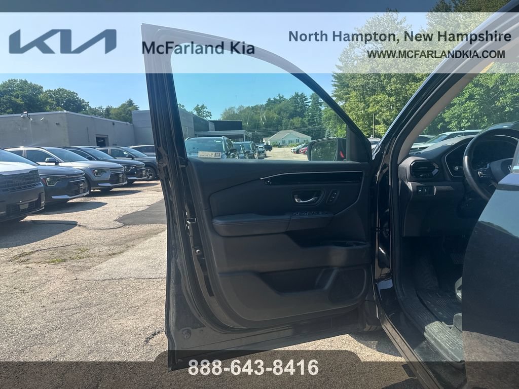 Used 2023 Honda Pilot Touring image 11