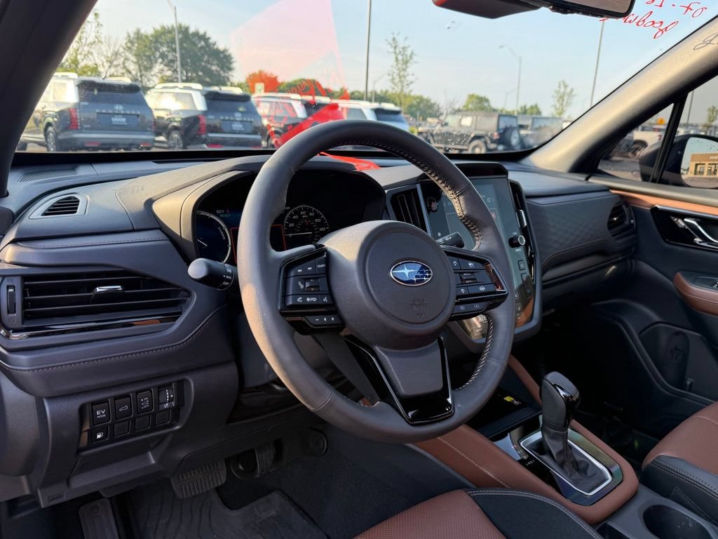 Used 2025 Subaru Forester Touring AWD/4WD image 11
