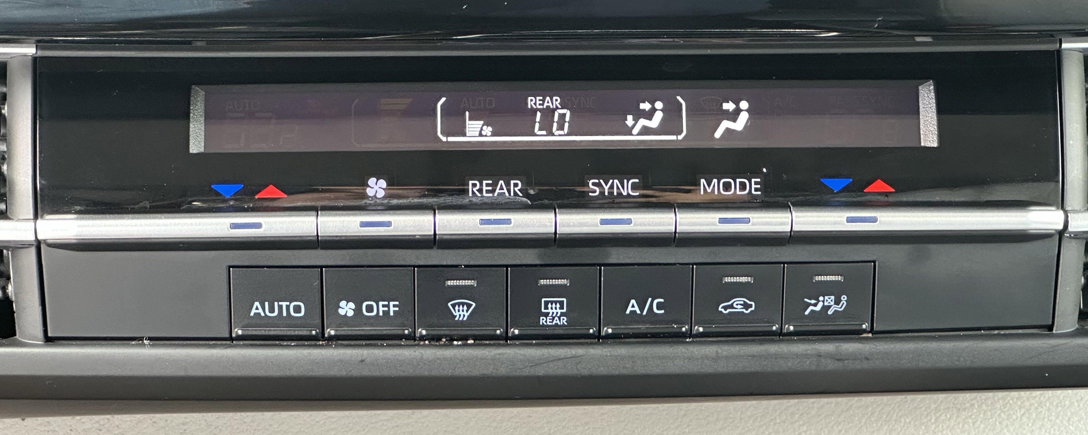Used 2023 Toyota Sienna LE image 31