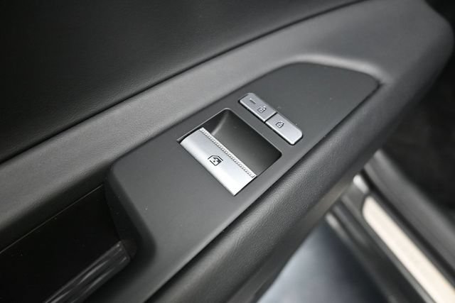 Used 2025 Genesis GV80 2.5T Standard AWD/4WD image 30