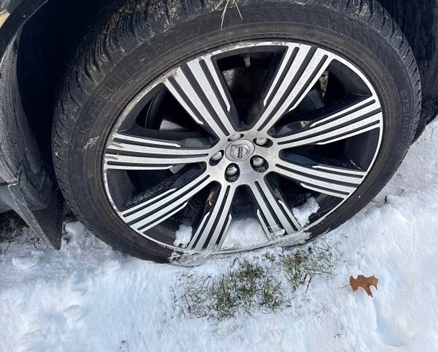 Certified 2023 Volvo XC90 B6 Ultimate w/ Protection Package image 8