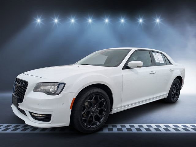 Used 2023 Chrysler 300 Touring L w/ Popular Equipment Group image 7