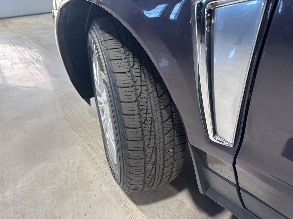 Used 2015 Cadillac SRX Luxury w/ Driver Awareness Package image 3