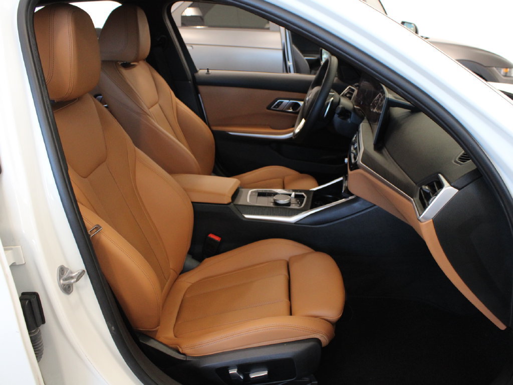 Used 2023 BMW 330i Sedan w/ Premium Package RWD image 17