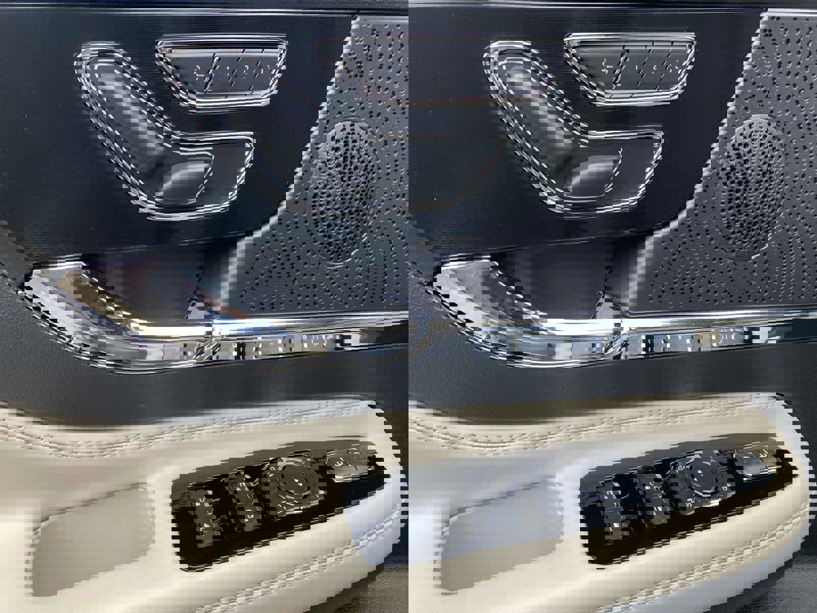 New 2025 Lincoln Corsair FWD w/ Equipment Group 101A image 20