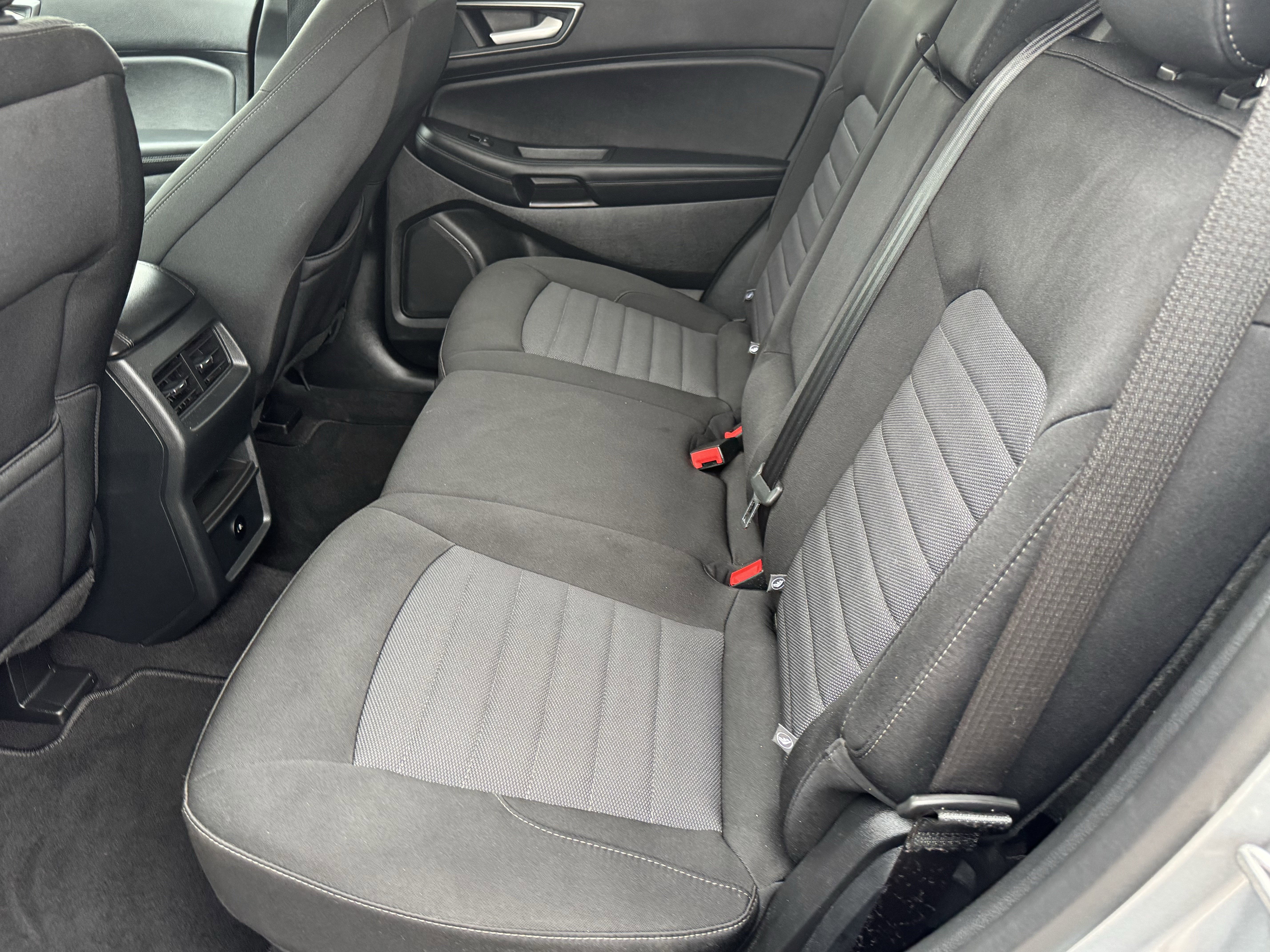 Used 2024 Ford Edge SE image 11