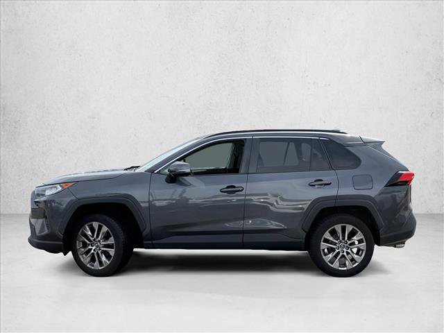 Used 2020 Toyota RAV4 XLE Premium image 8