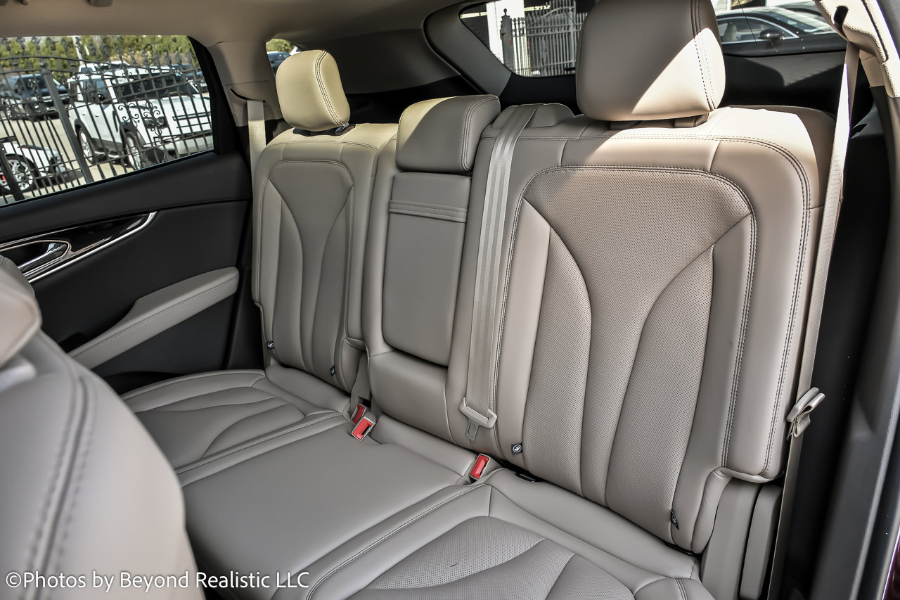 Used 2021 Lincoln Nautilus Reserve image 22