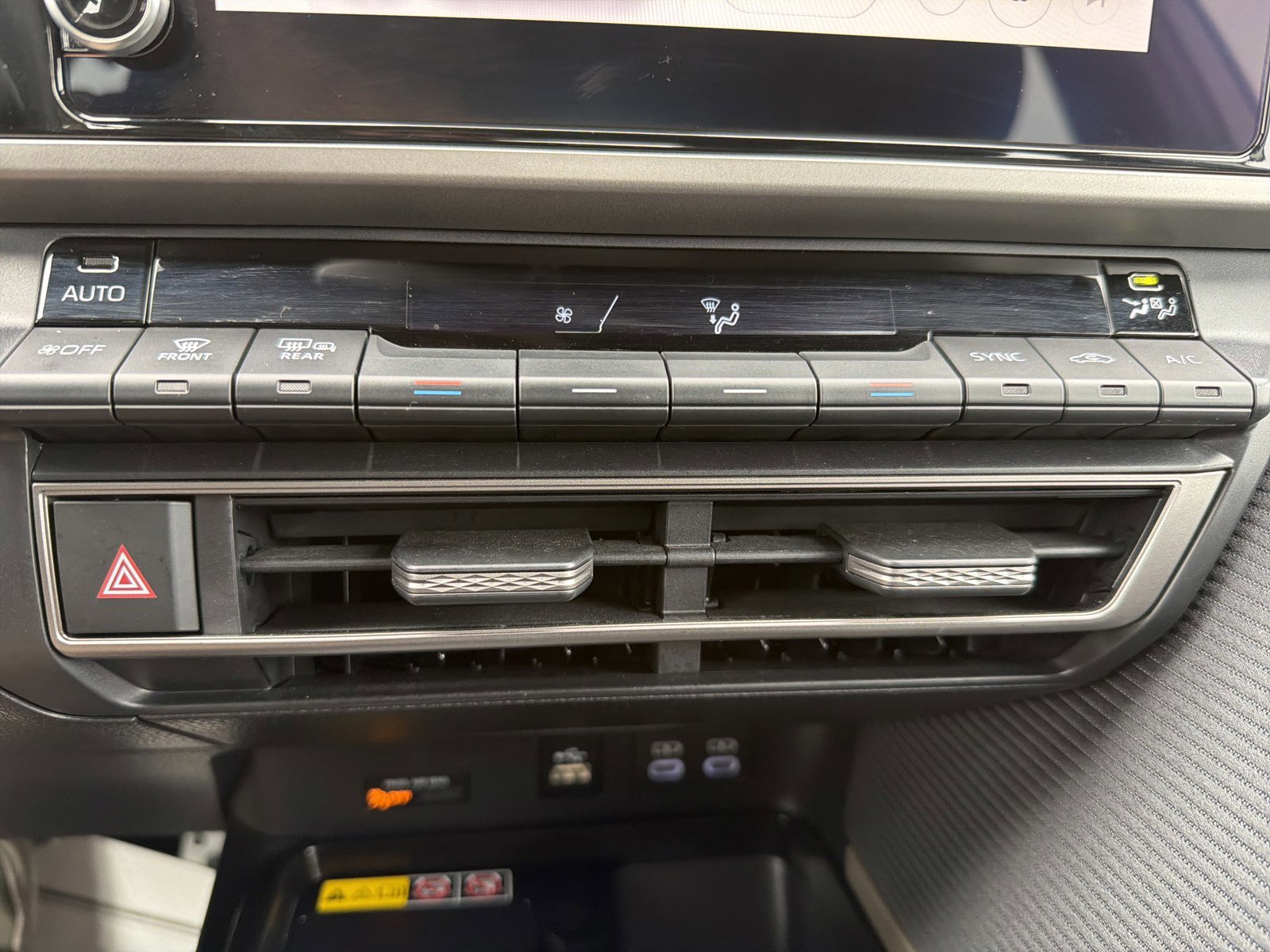 Used 2025 Toyota Camry SE image 23