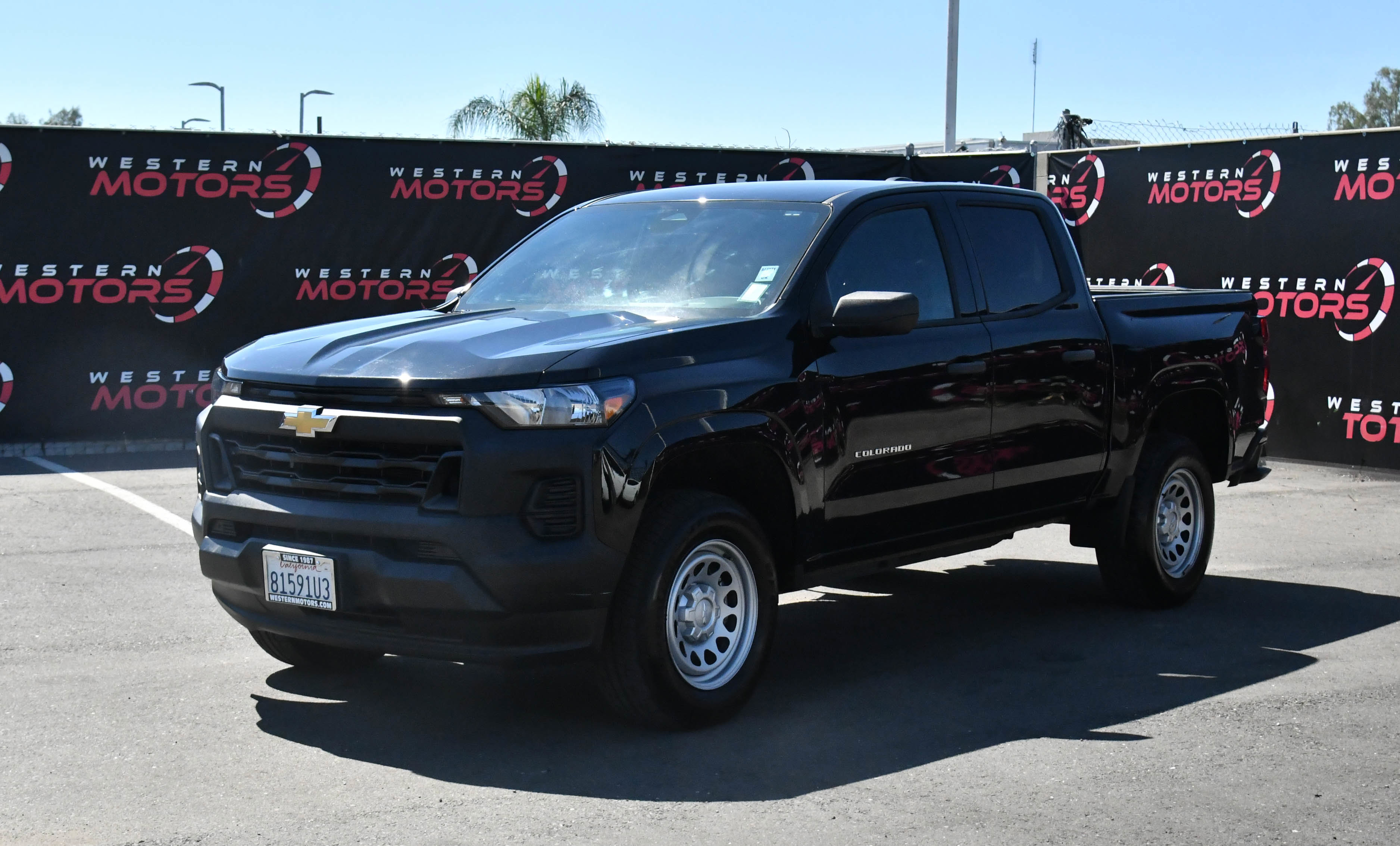 Used 2023 Chevrolet Colorado W/T image 3