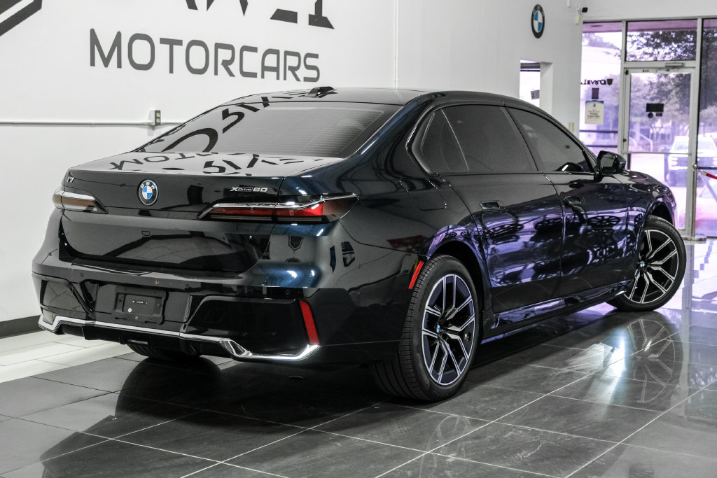 Used 2024 BMW i7 xDrive60 AWD/4WD image 9