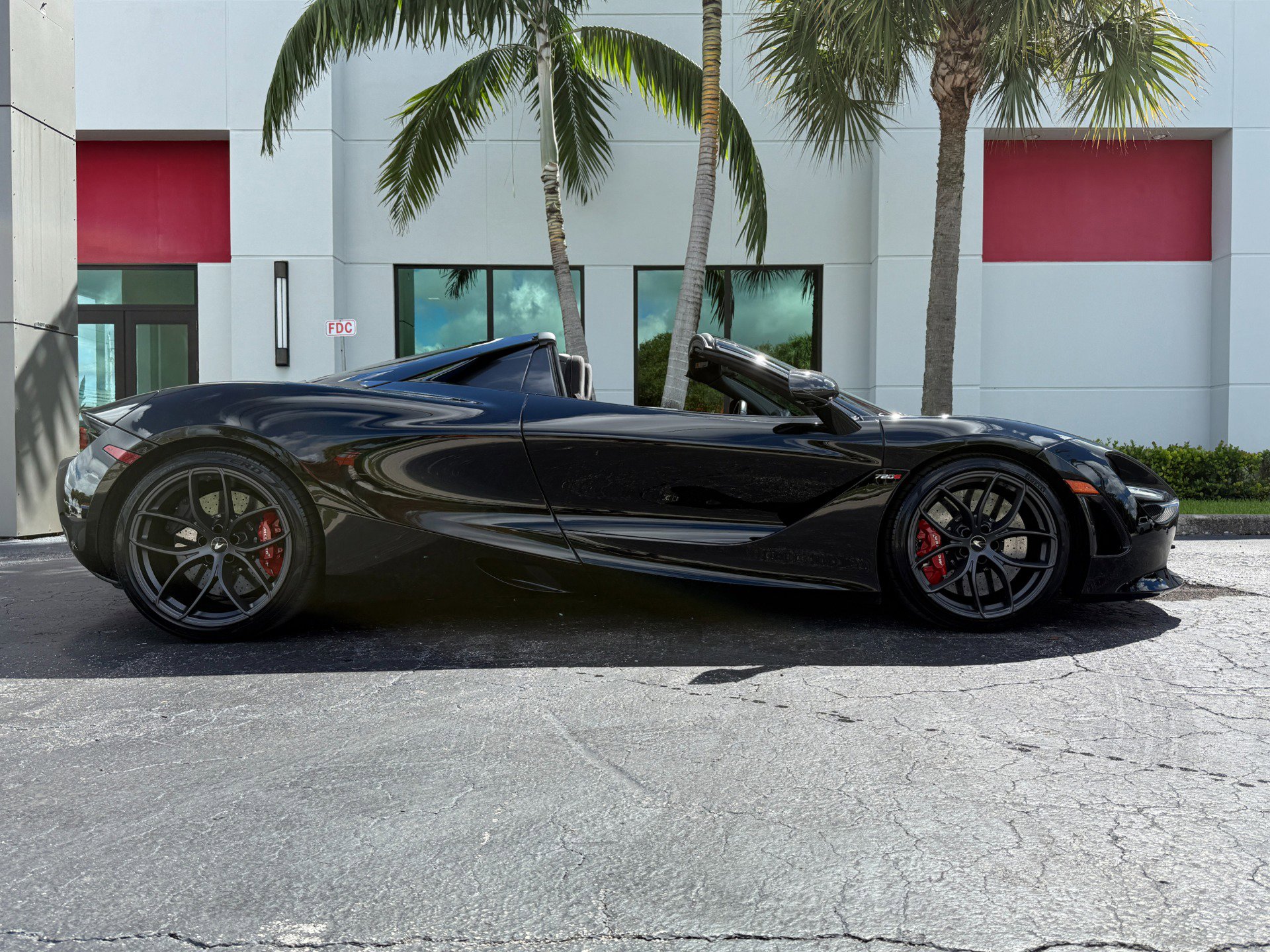 Used 2021 McLaren 720S Performance image 3