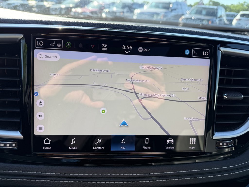 Used 2025 Chrysler Pacifica Limited FWD image 28
