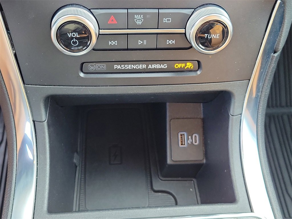 Certified 2024 Ford Edge Titanium w/ Titanium Elite Package image 30