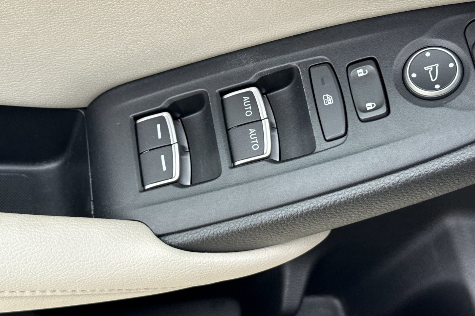 Used 2018 Honda Accord Touring image 13