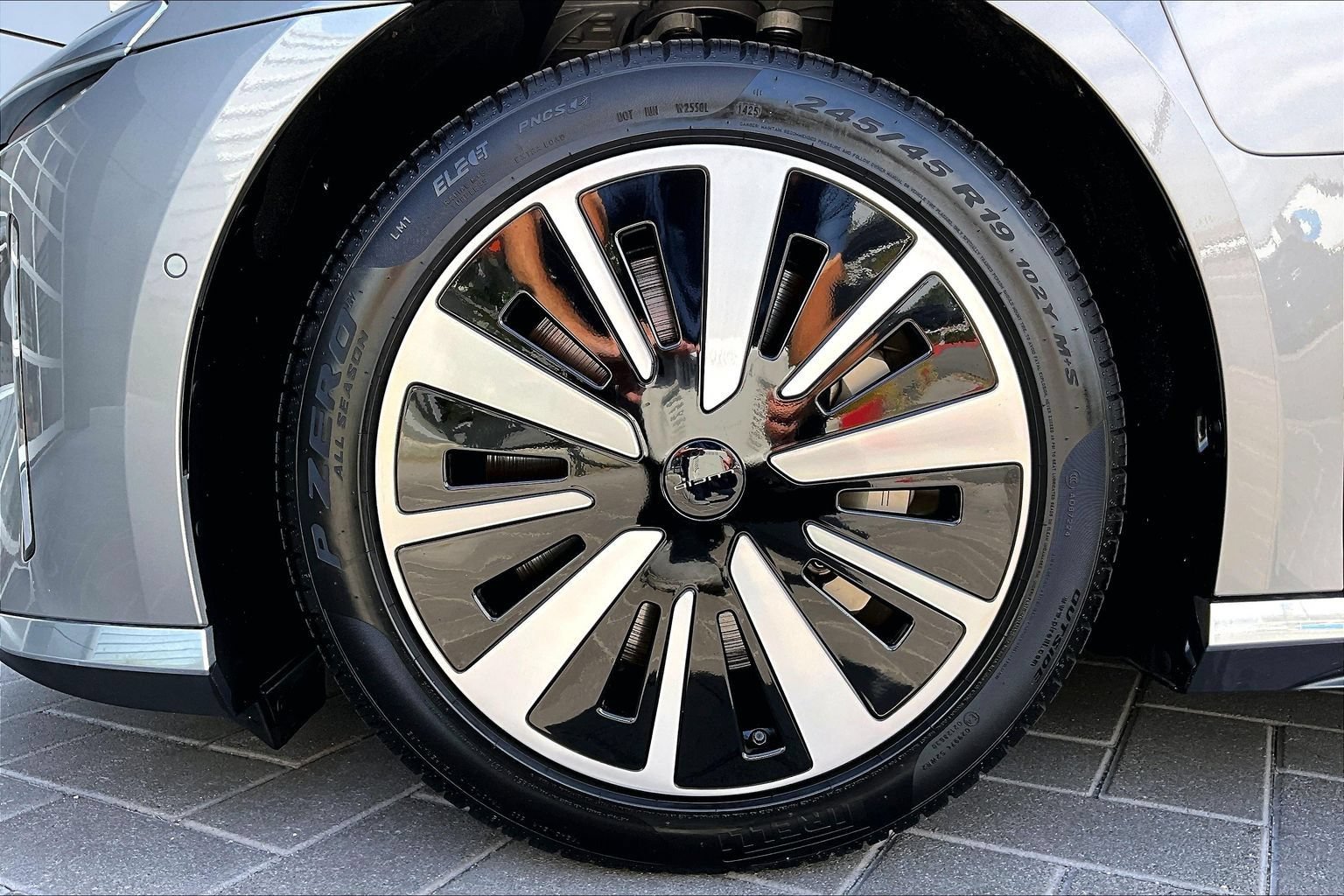 Used 2024 Lucid Air Touring AWD/4WD image 9