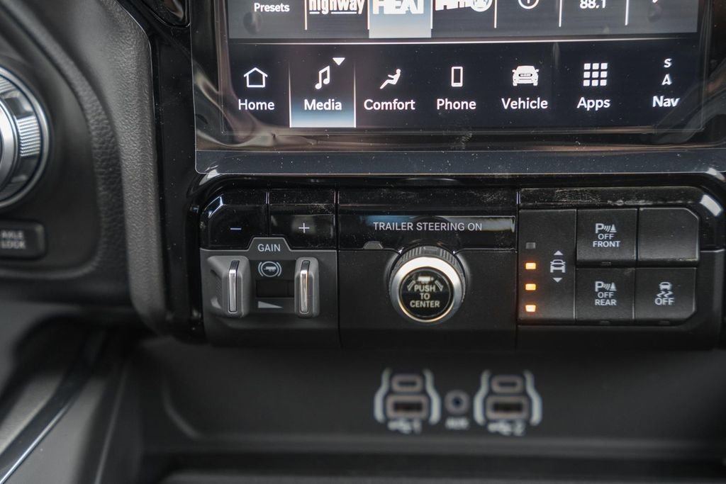 New 2026 RAM 1500 Laramie AWD/4WD image 28