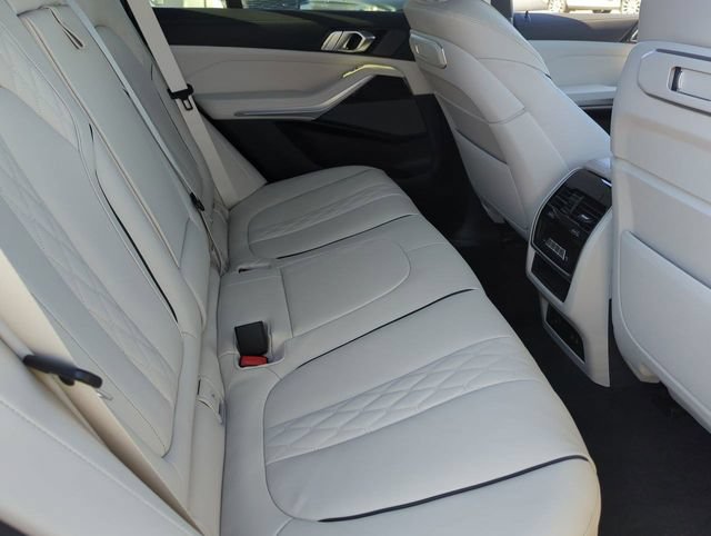 Used 2026 BMW X5 xDrive40i w/ M Sport Package AWD/4WD image 13