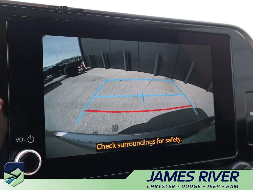 Used 2025 Toyota Highlander XLE image 36