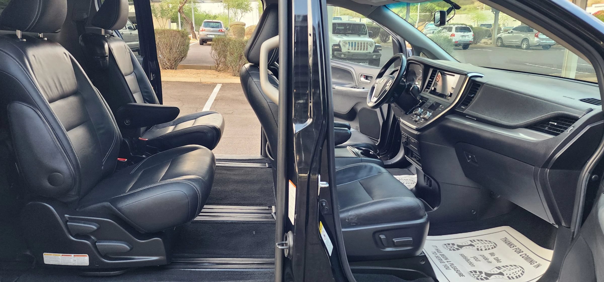 Used 2016 Toyota Sienna SE Premium FWD image 21