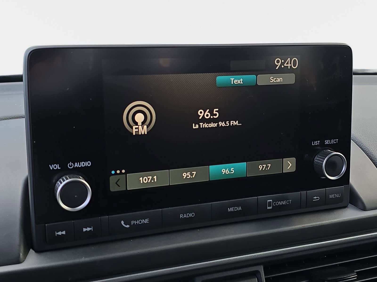 Certified 2025 Honda Pilot Sport image 22