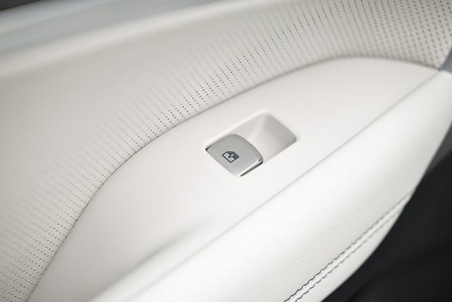 Used 2025 Genesis G70 3.3T Advanced image 25