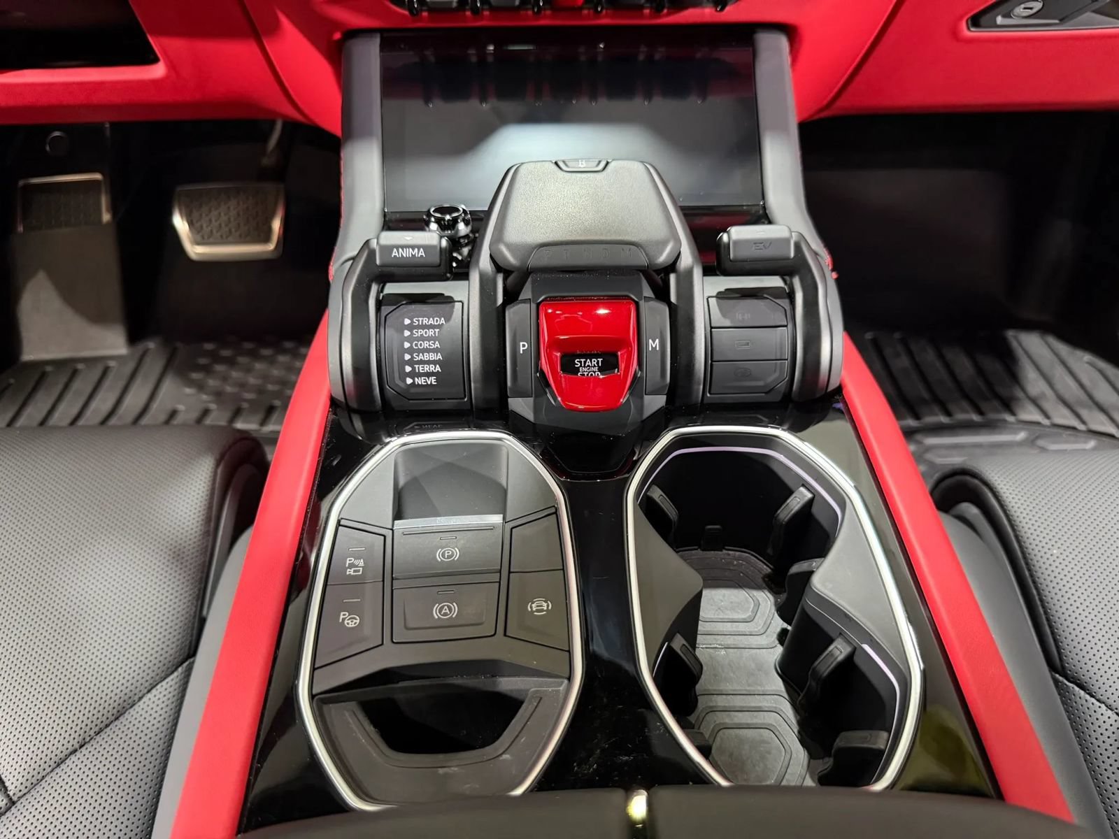 Used 2025 Lamborghini Urus SE AWD/4WD image 31