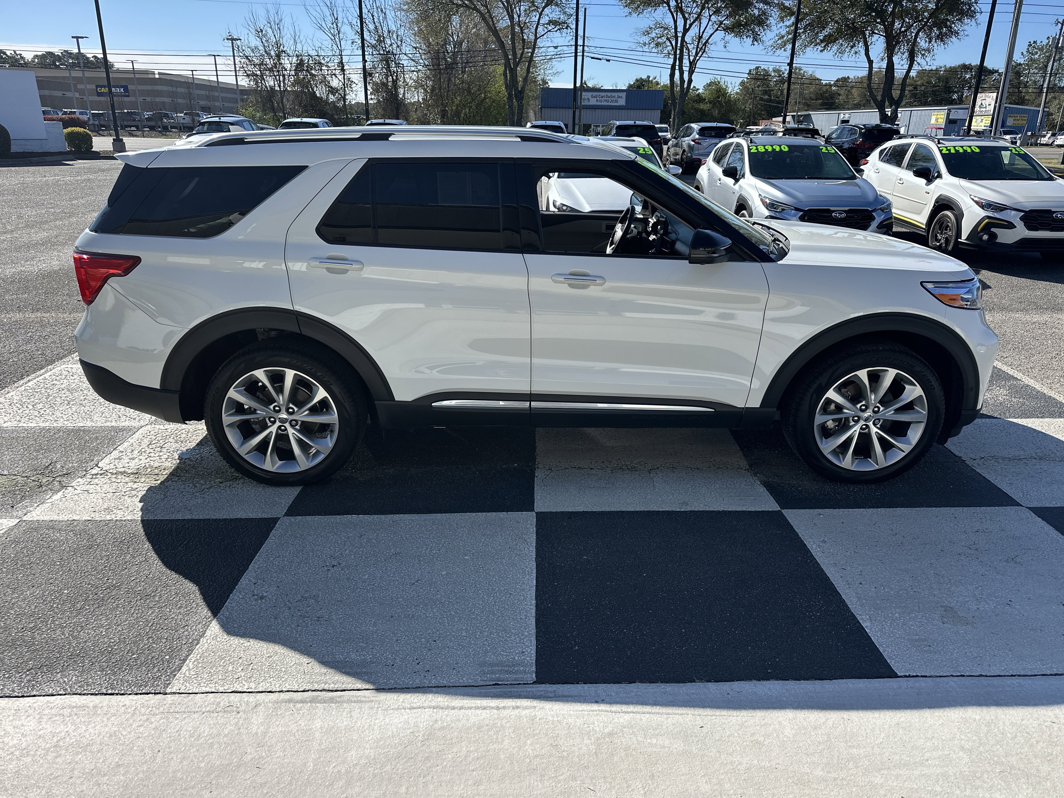 Used 2021 Ford Explorer Platinum w/ Equipment Group 601A image 3