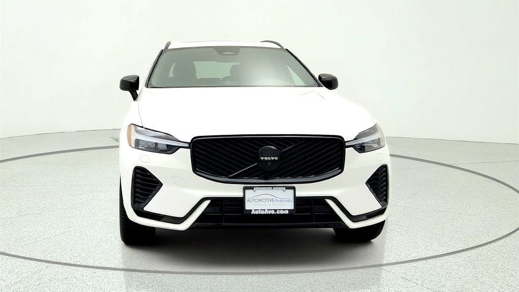 Used 2026 Volvo XC60 T8 Ultra w/ Climate Package AWD/4WD image 2