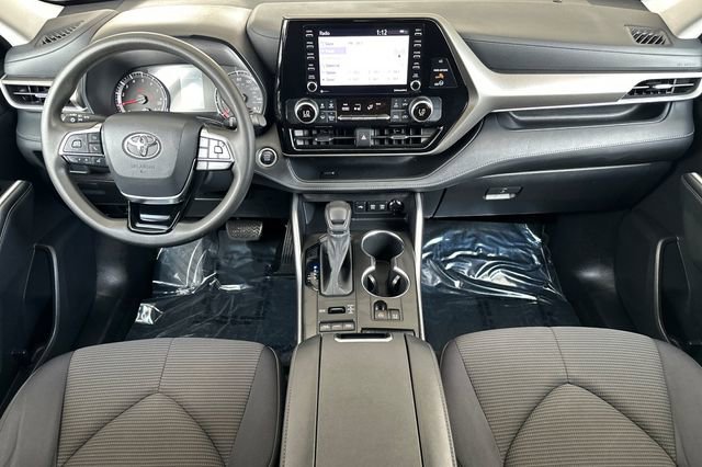 Used 2021 Toyota Highlander L AWD/4WD image 10