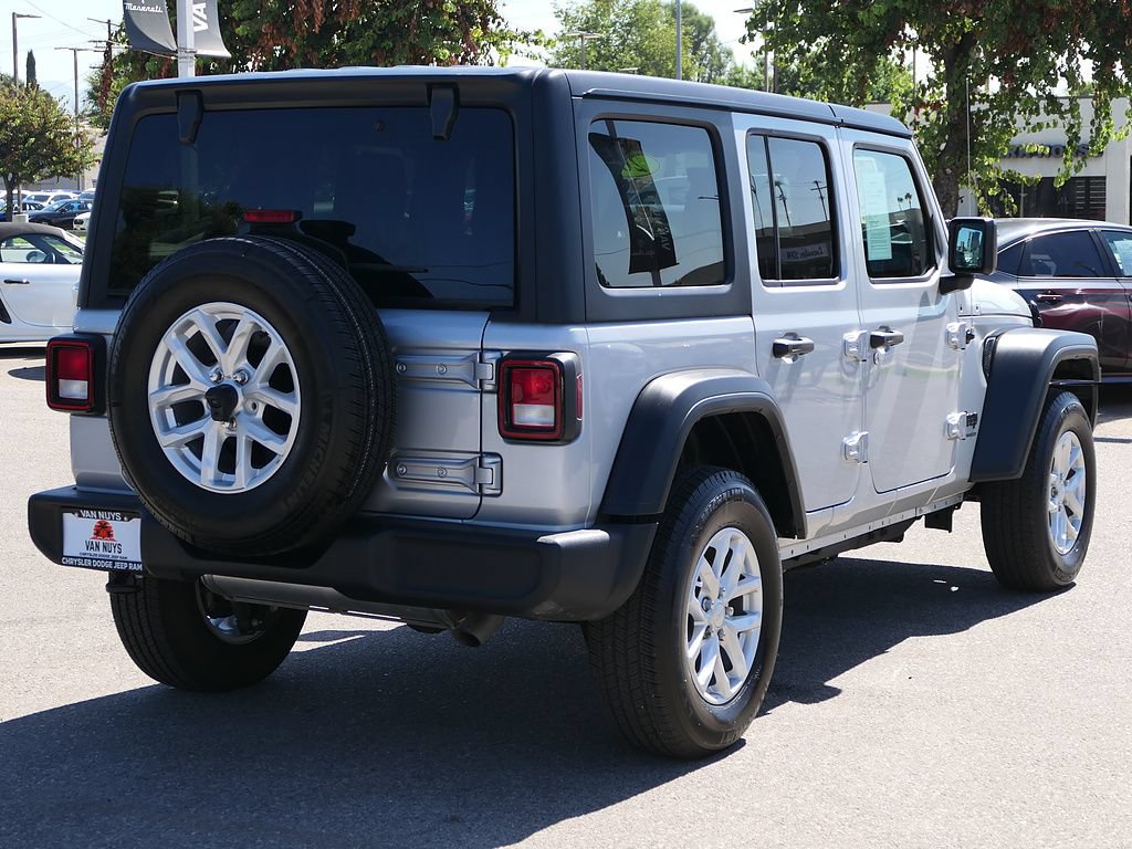 Used 2023 Jeep Wrangler Unlimited Sport AWD/4WD image 4