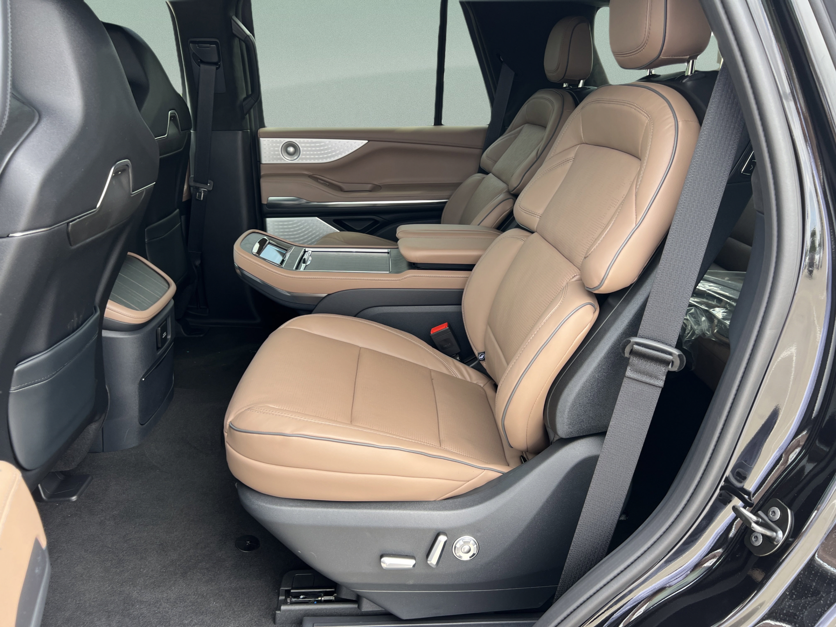 New 2026 Lincoln Navigator Black Label AWD/4WD image 21
