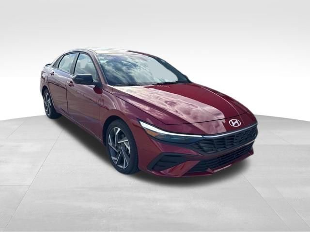 Certified 2025 Hyundai Elantra Sport image 4