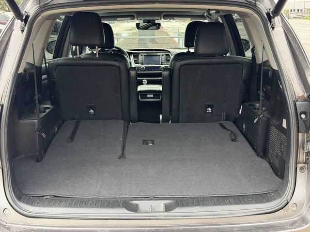 Used 2017 Toyota Highlander XLE FWD image 27