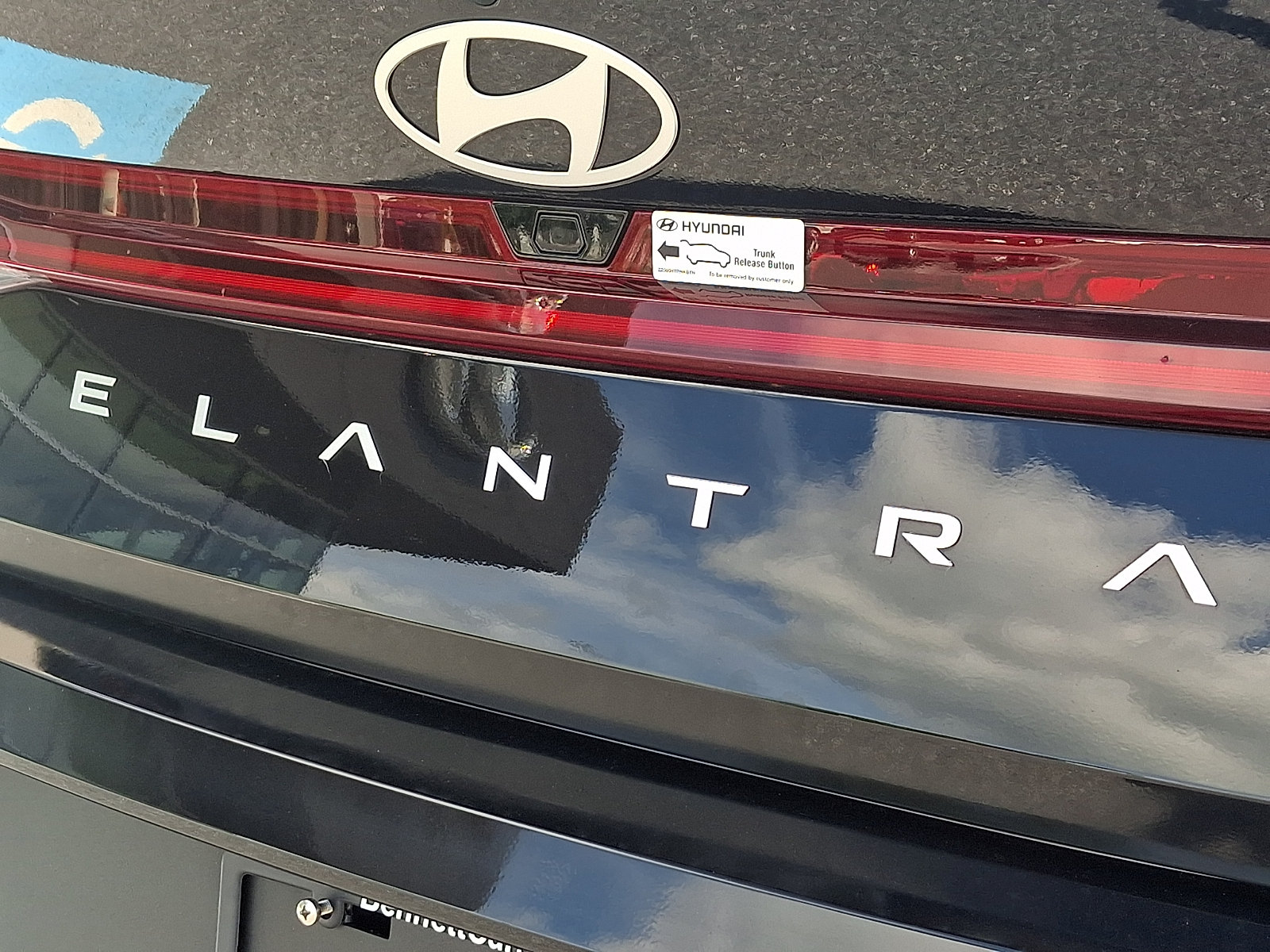 Used 2025 Hyundai Elantra SEL FWD image 30