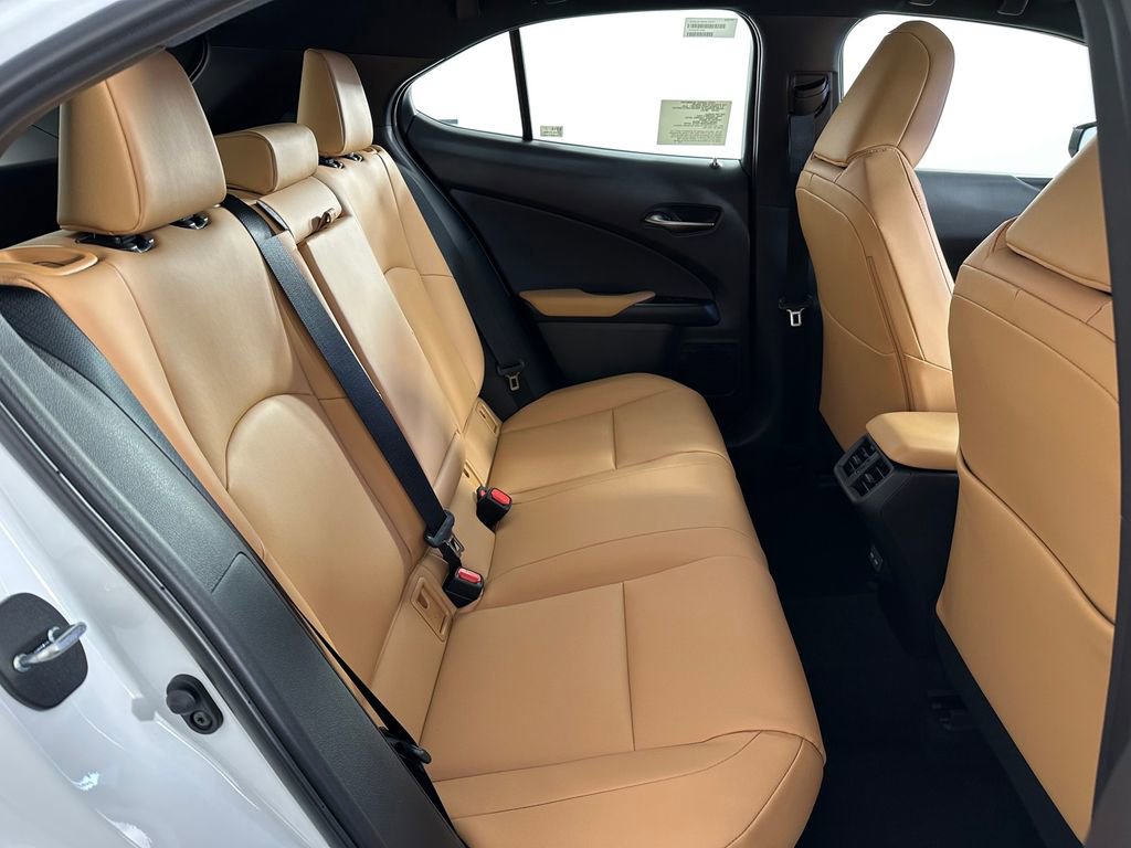 New 2026 Lexus UX 300h AWD image 18